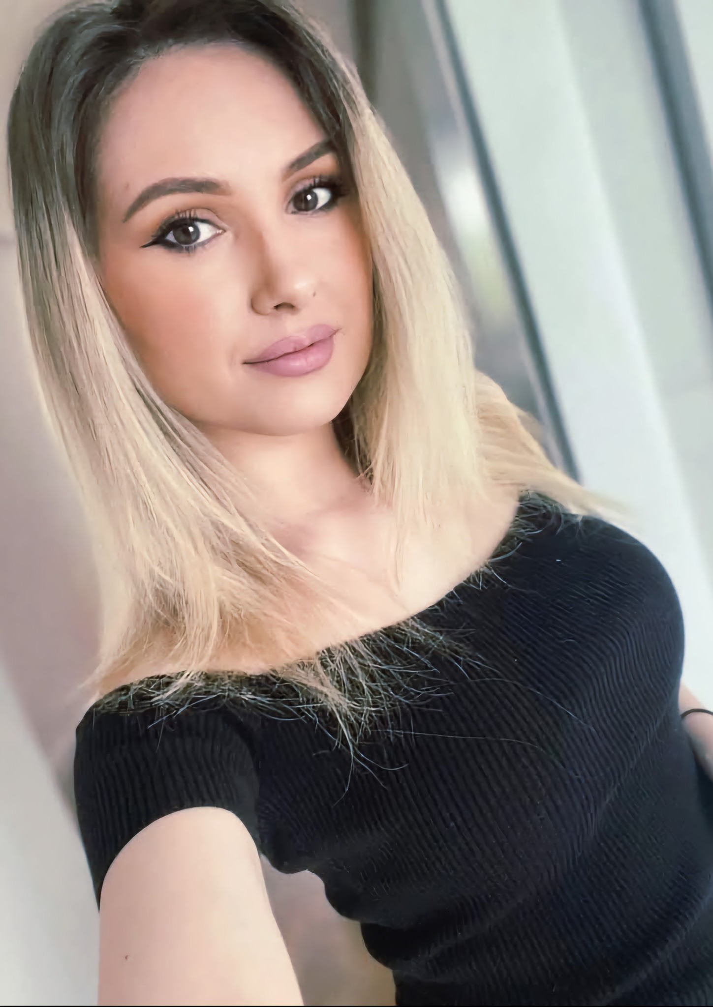 Klaudia, 27